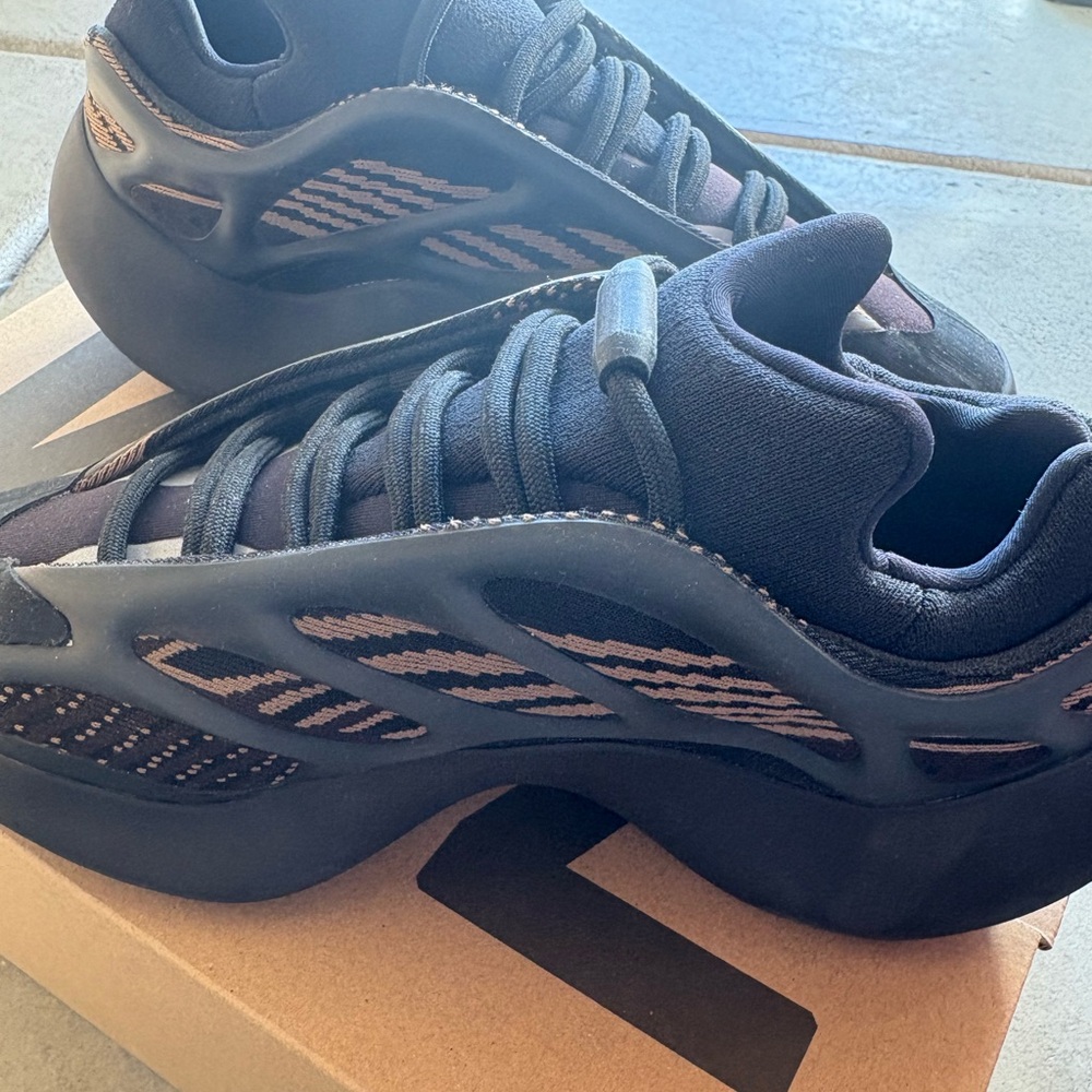 Adidas & Yeezy 700 RARE Black and Brown Sneakers